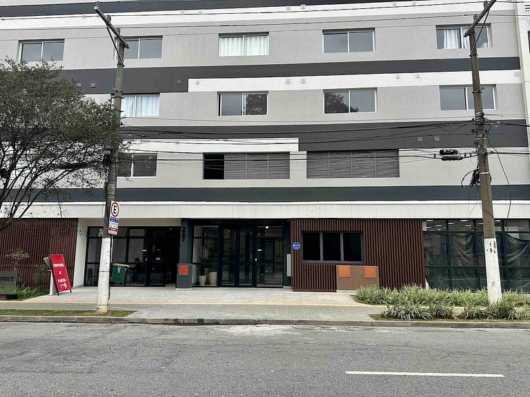 Flat com Ar no Metrô Belém — Ao Lado Hospital Cema