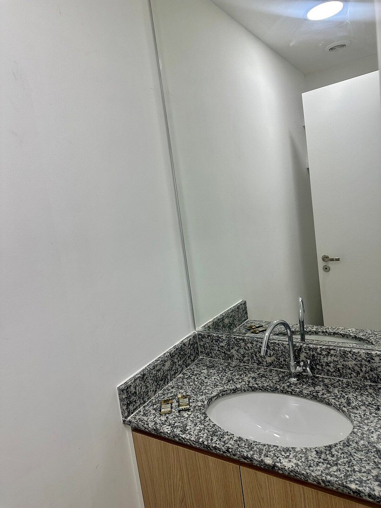 Abundante Apartamento no Brás c/Piscina/Metrô Brás