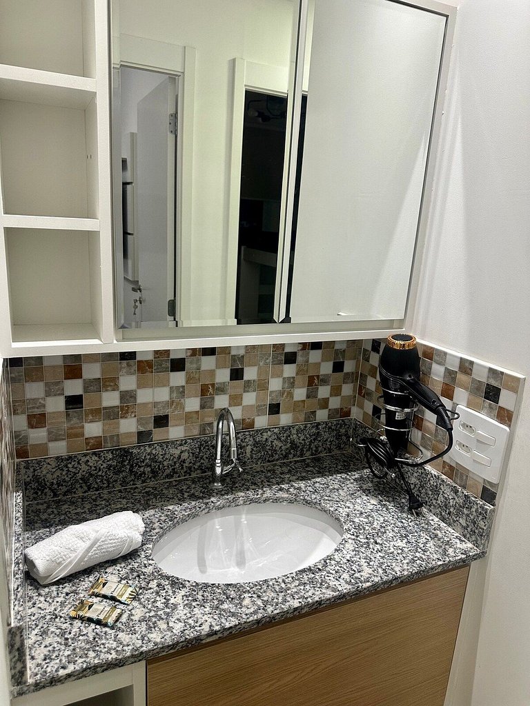 Abundante Apartamento no Brás c/Piscina/Metrô Brás