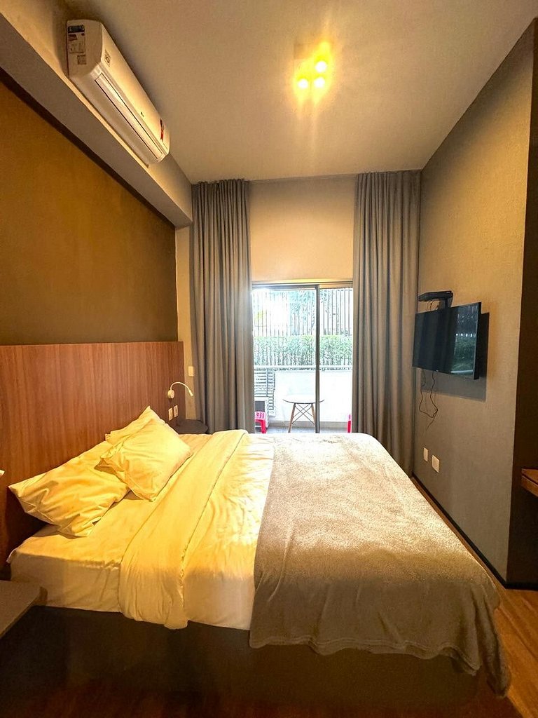 Studio com Piscina e Ar | Vila Madalena