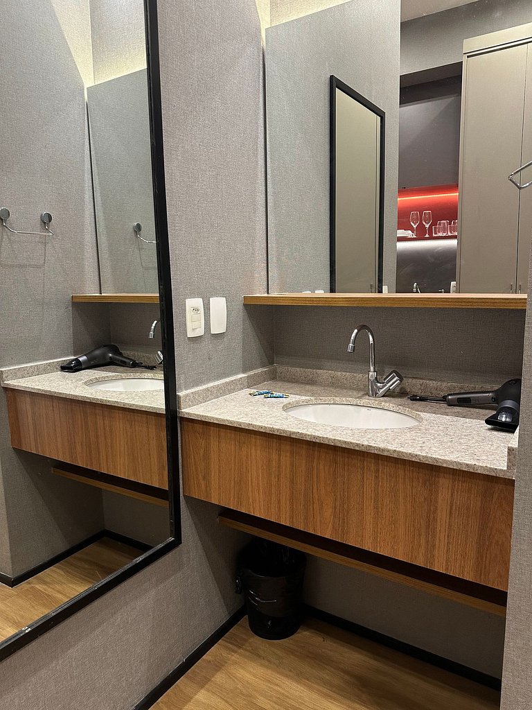 Studio com Piscina e Ar | Vila Madalena