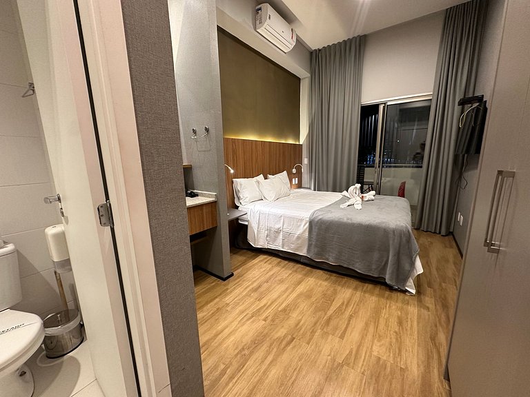 Studio com Piscina e Ar | Vila Madalena