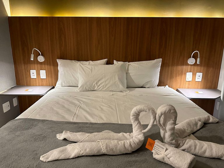 Studio com Piscina e Ar | Vila Madalena