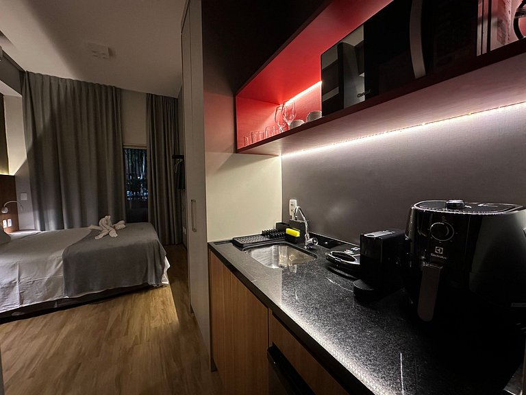 Studio com Piscina e Ar | Vila Madalena