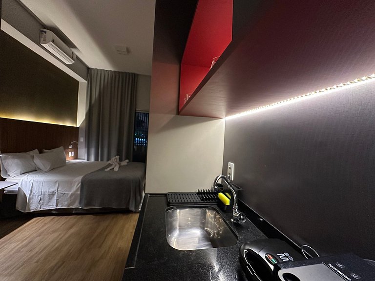 Studio com Piscina e Ar | Vila Madalena