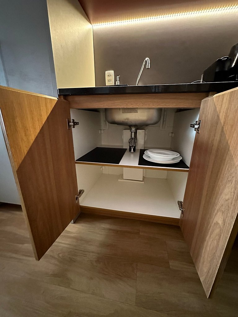 Studio com Piscina e Ar | Vila Madalena
