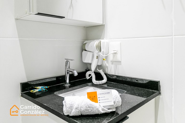 Espetacular Studio na Liberdade - Com Piscina