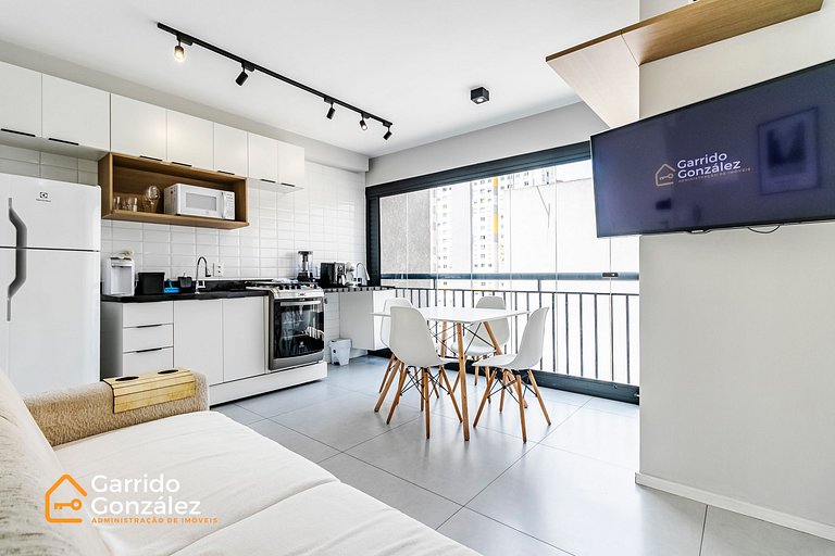 Espetacular Studio na Liberdade - Com Piscina