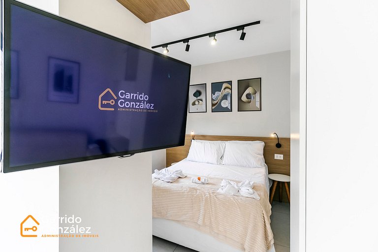 Espetacular Studio na Liberdade - Com Piscina