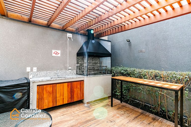 Espetacular Studio na Liberdade - Com Piscina