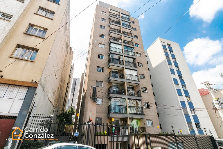 Espetacular Studio na Liberdade - Com Piscina
