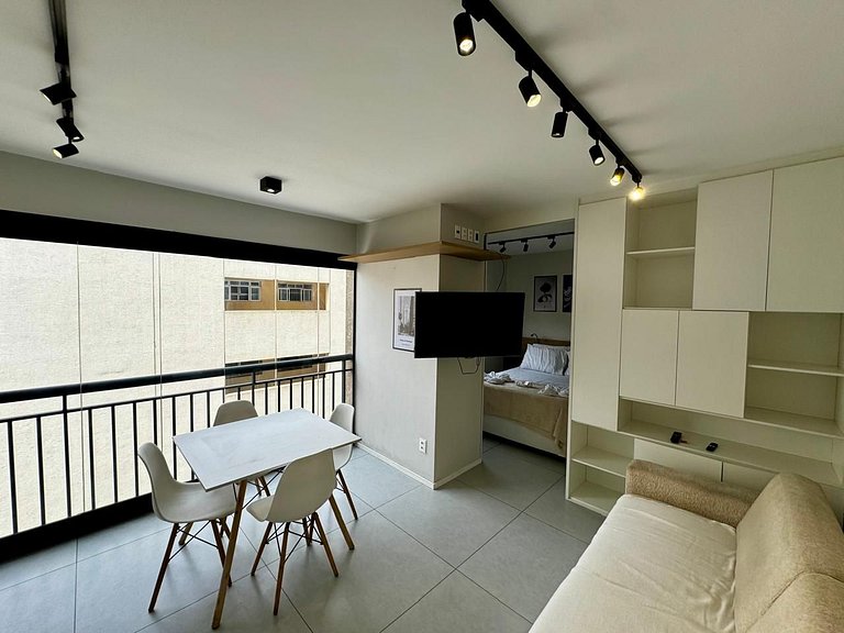 Extraodinário Studio na Liberdade - Com Piscina