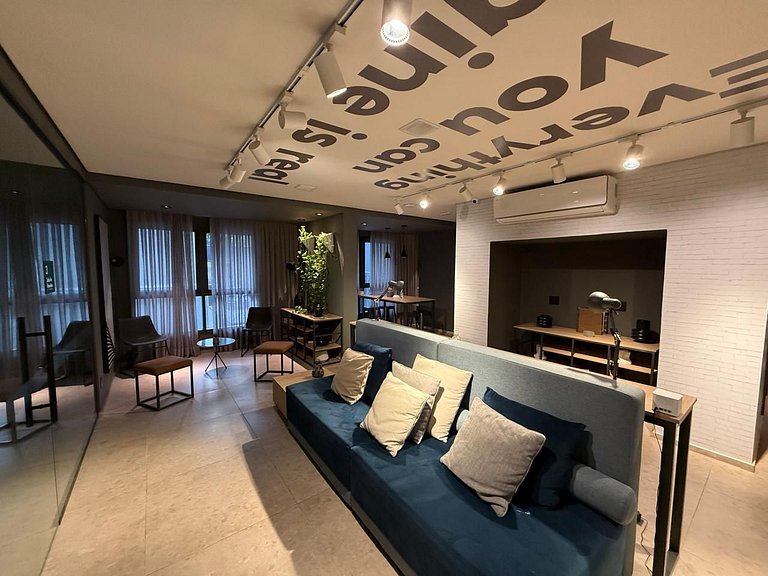 Studio c/ ar e varanda no Brooklin | Piscina