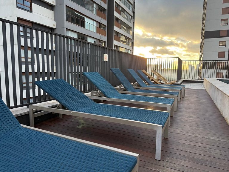 Studio c/ ar e varanda no Brooklin | Piscina