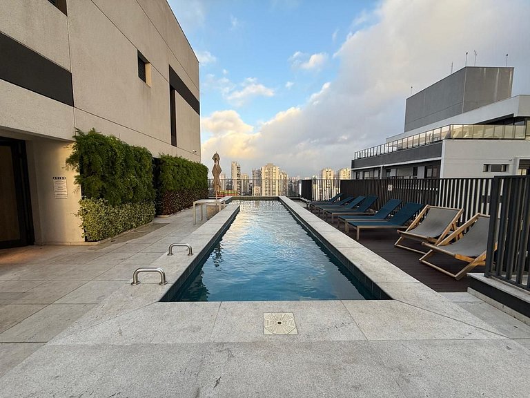 Studio c/ ar e varanda no Brooklin | Piscina