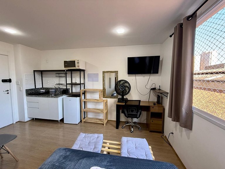 Prático Studio no Brás com Piscina/Metrô Brás