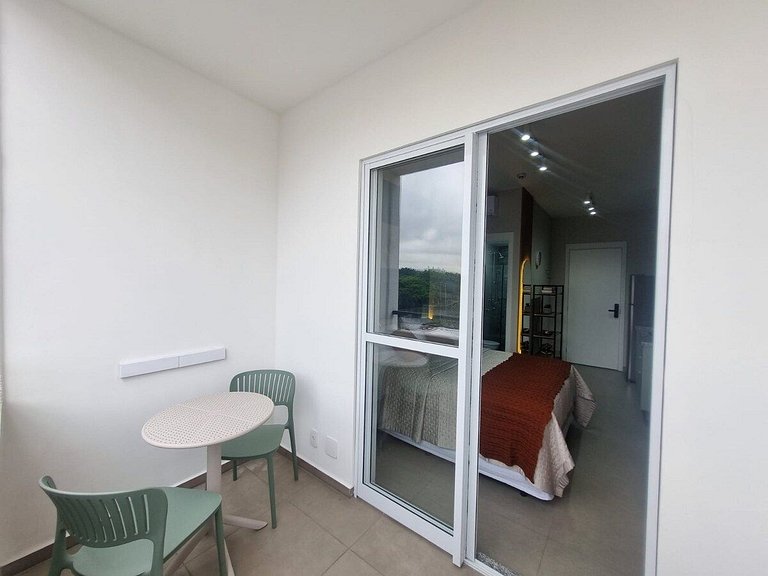 Lindo Studio Completo c/ Varanda • Metrô Bresser