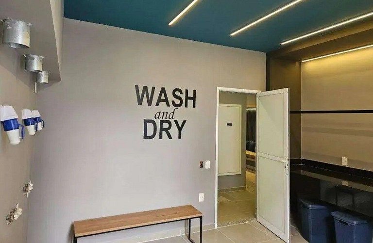 Lindo Studio Completo c/ Varanda • Metrô Bresser