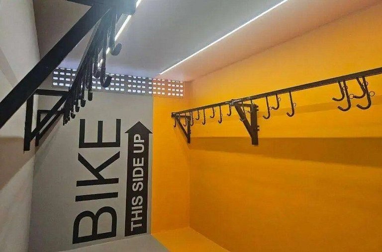 Lindo Studio Completo c/ Varanda • Metrô Bresser