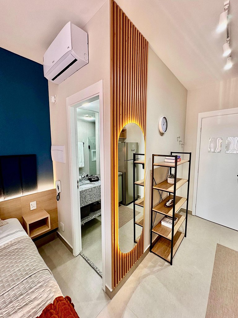 Lindo Studio Completo c/ Varanda • Metrô Bresser