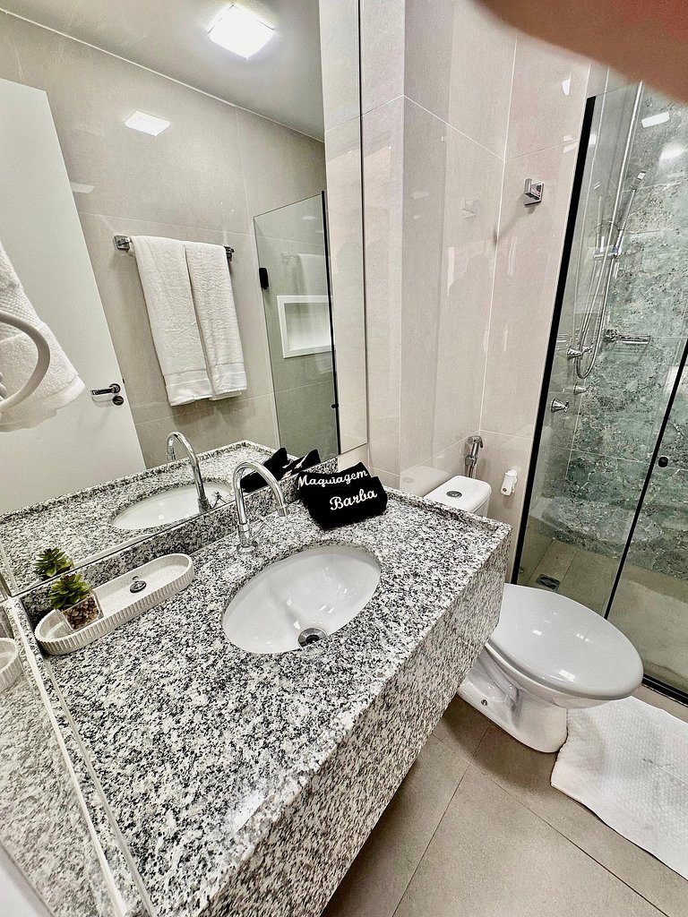 Lindo Studio Completo c/ Varanda • Metrô Bresser