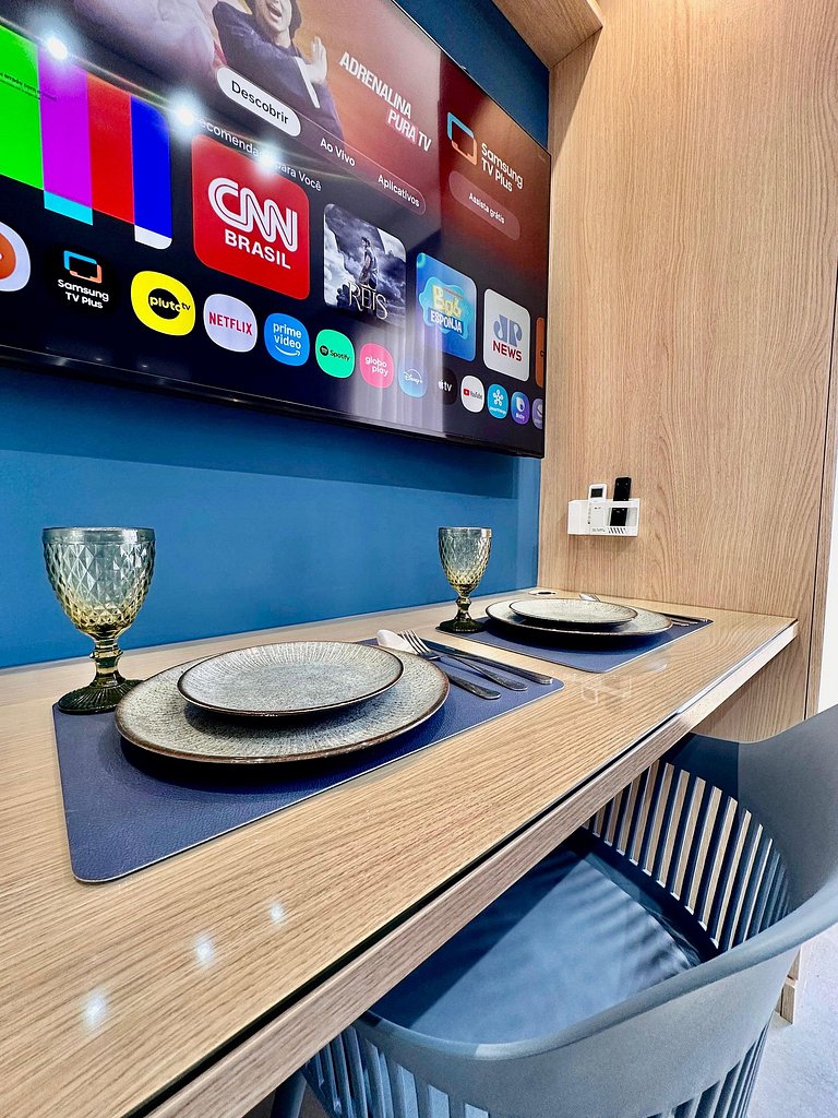 Lindo Studio Completo c/ Varanda • Metrô Bresser