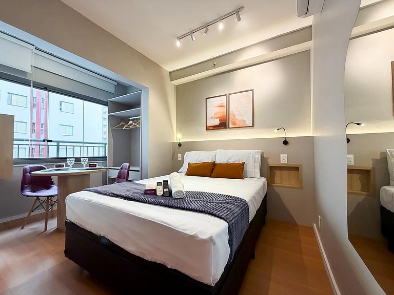 Apê Novo c/ Ar + Vista – Próx. Allianz Parque